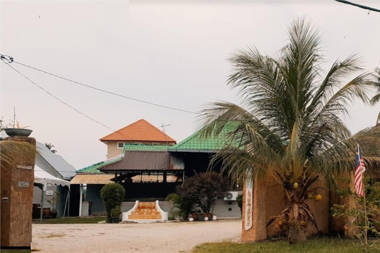Oyo Home 90495 Homestay Kampung Kota Aur 숭가이페타니 외부 사진