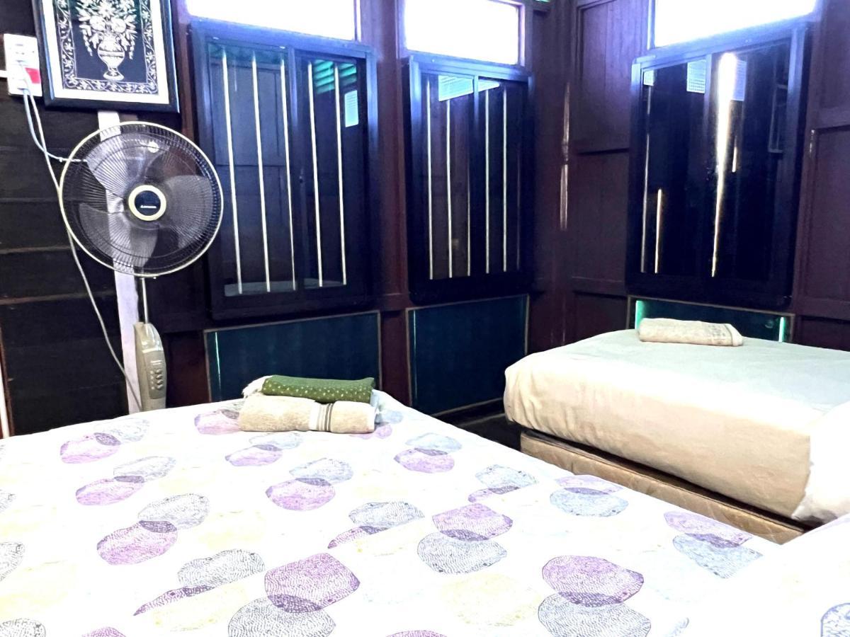 Oyo Home 90495 Homestay Kampung Kota Aur 숭가이페타니 외부 사진