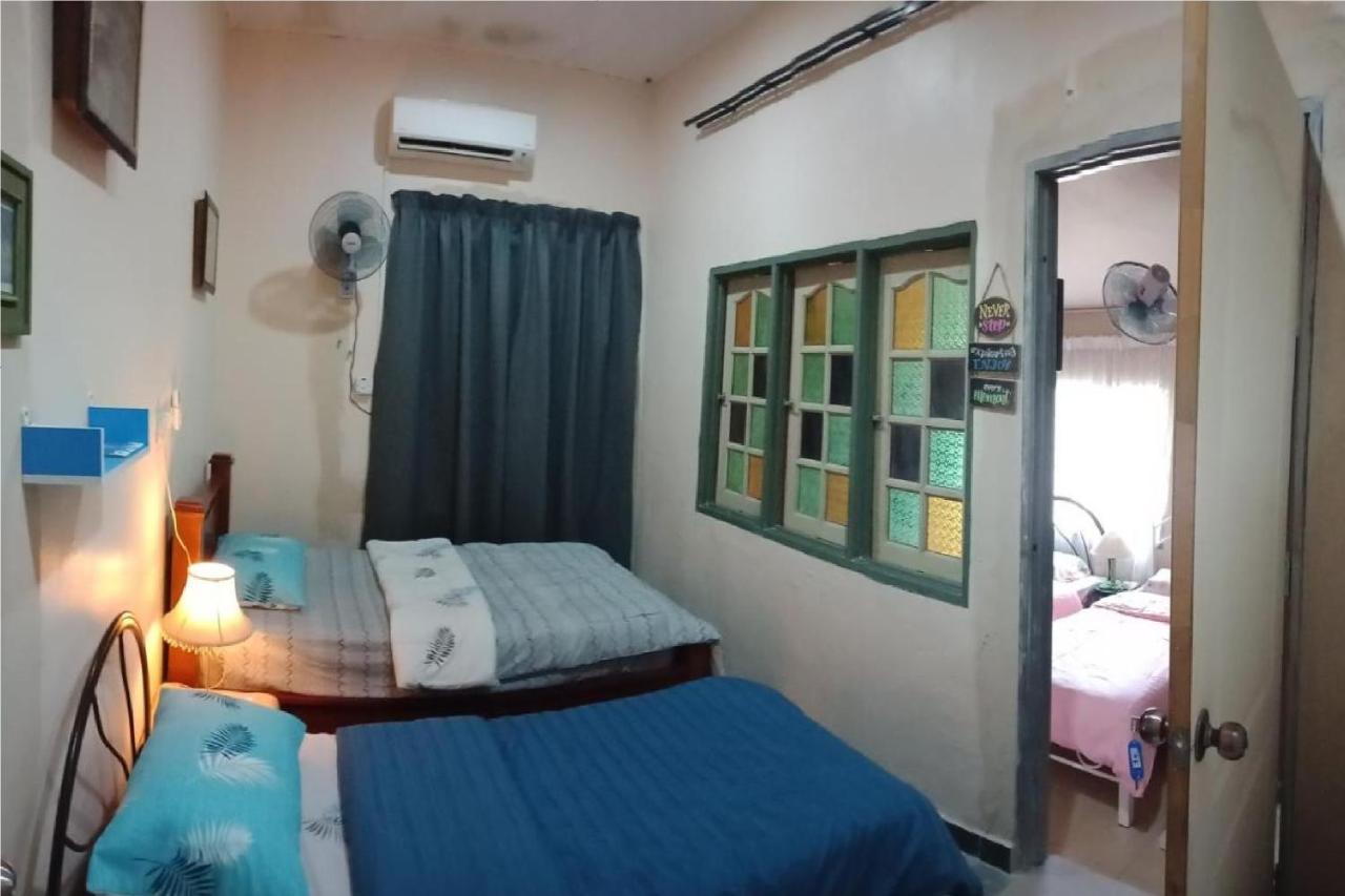 Oyo Home 90495 Homestay Kampung Kota Aur 숭가이페타니 외부 사진