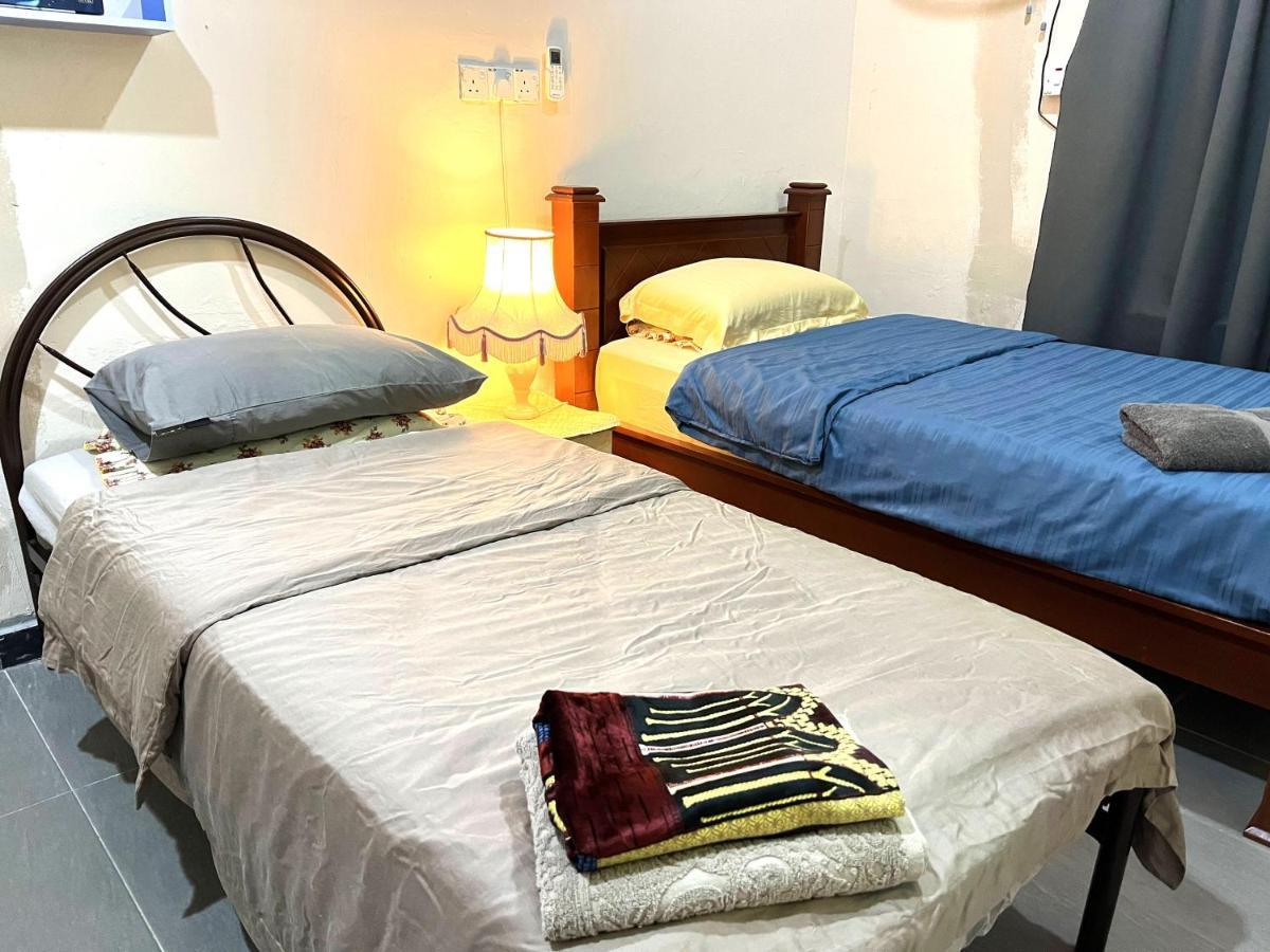 Oyo Home 90495 Homestay Kampung Kota Aur 숭가이페타니 외부 사진