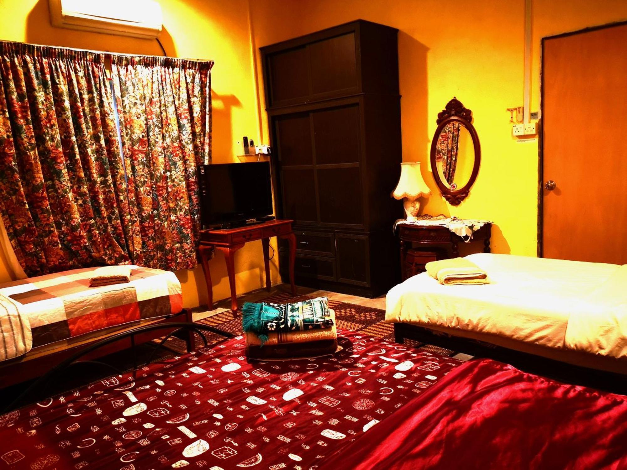 Oyo Home 90495 Homestay Kampung Kota Aur 숭가이페타니 외부 사진